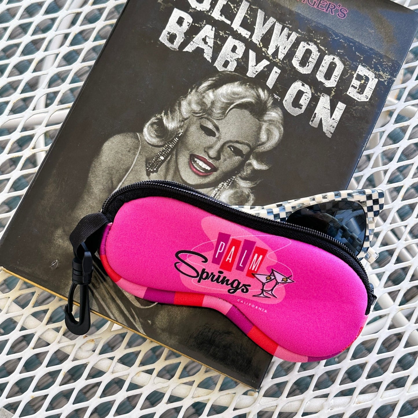 Palm Springs Pink Martini Design Neoprene Glasses Case - Pink